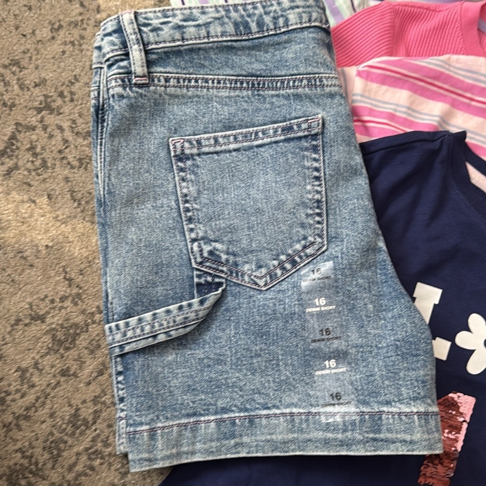 Girls' Striped Tops and Denim Shorts Set - Picture 2 of 6